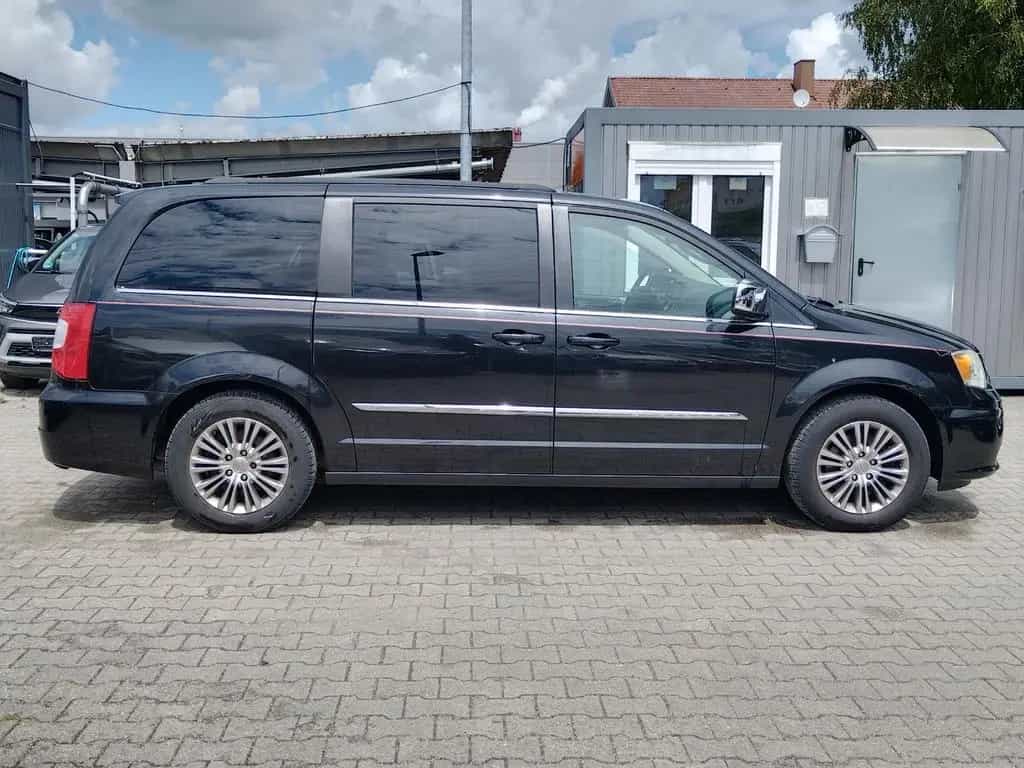 Chrysler Voyager 3.6+Town&Country+AUTOMATIK+LEDER+NAVI+CAM 07/2013-photo-2