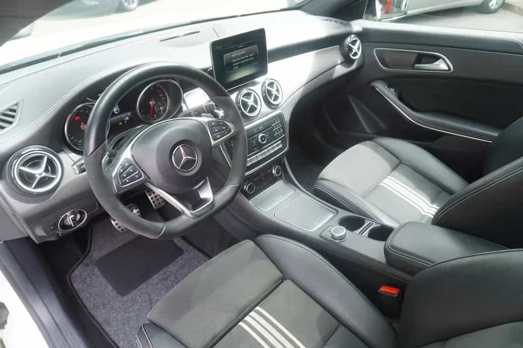 Mercedes-Benz CLA 200 AMG Line 05/2017-photo-10