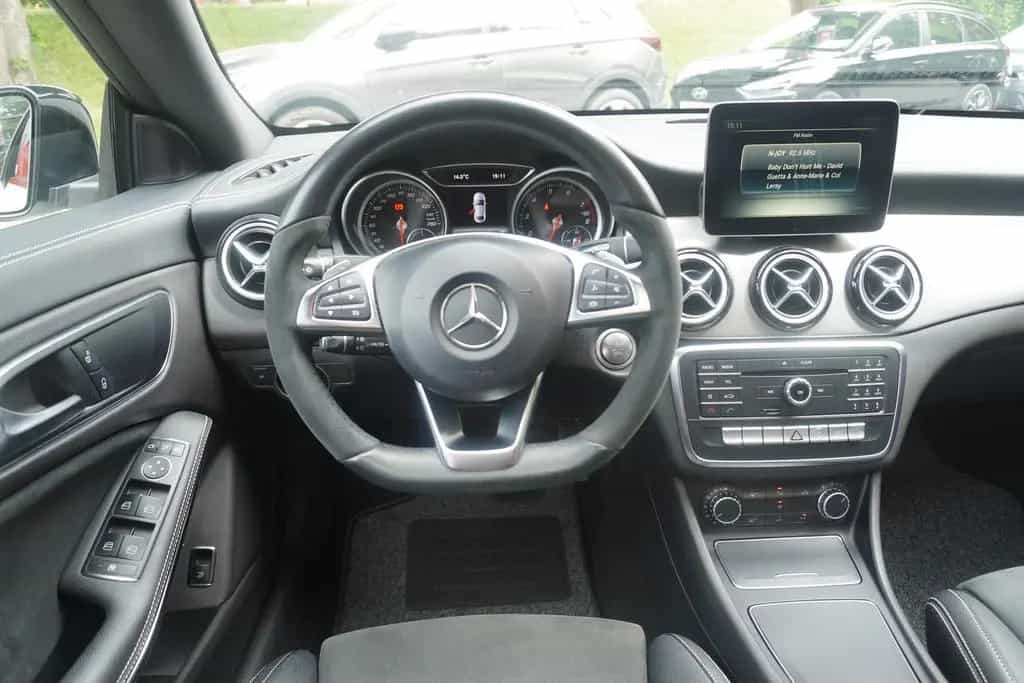 Mercedes-Benz CLA 200 AMG Line 05/2017-photo-16