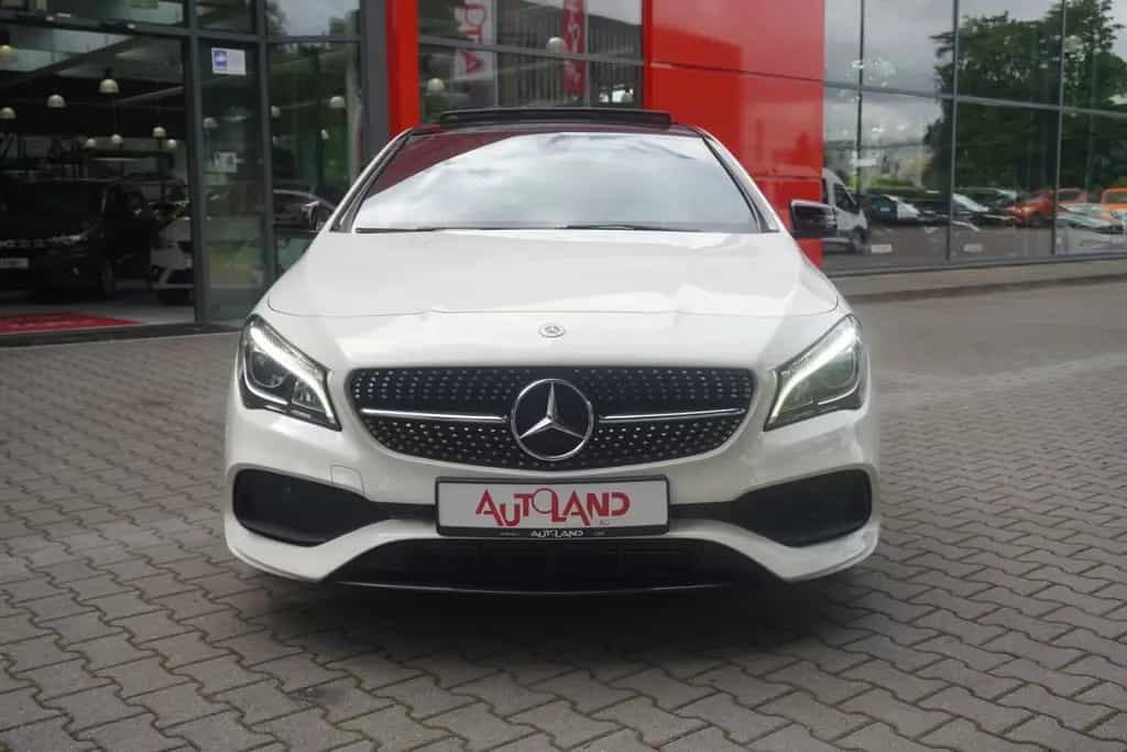 Mercedes-Benz CLA 200 AMG Line 05/2017-photo-2