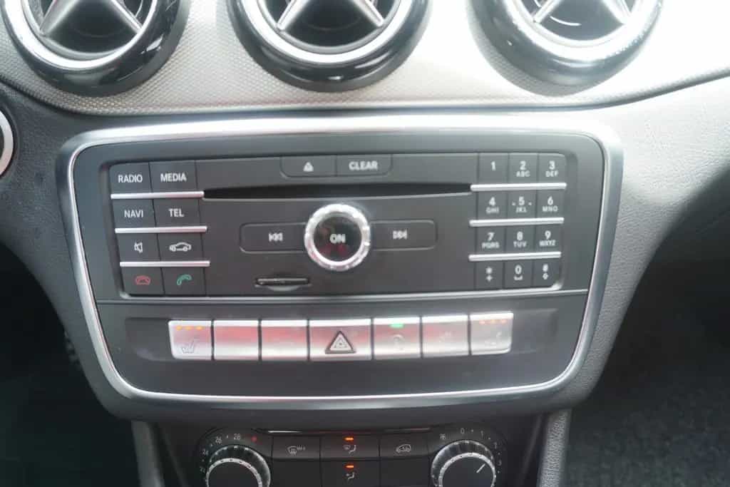Mercedes-Benz CLA 200 AMG Line 05/2017-photo-20