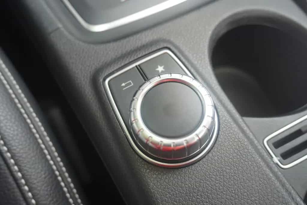 Mercedes-Benz CLA 200 AMG Line 05/2017-photo-22