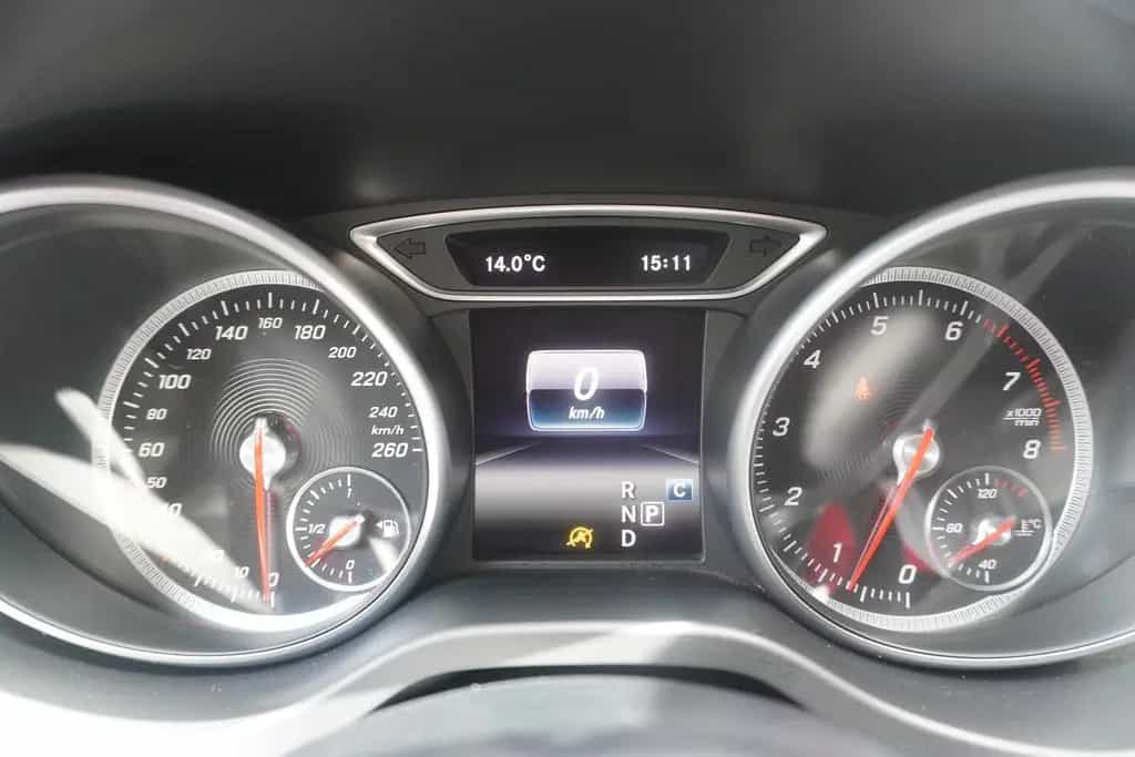 Mercedes-Benz CLA 200 AMG Line 05/2017-photo-23