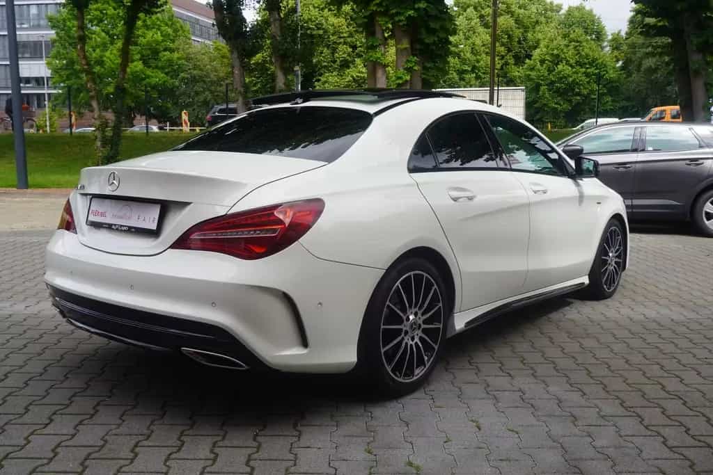 Mercedes-Benz CLA 200 AMG Line 05/2017-photo-5