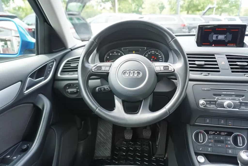 Audi Q3 1.4 TFSI S-Line LED Sitzheizung Tempomat AHK 07/2016-photo-11