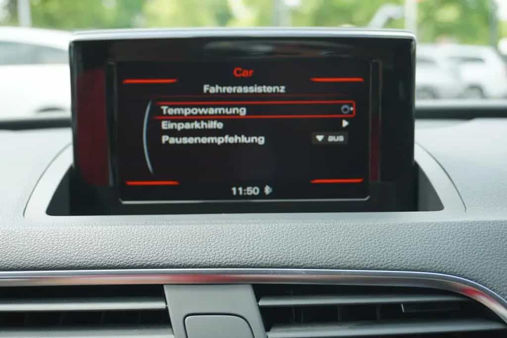 Audi Q3 1.4 TFSI S-Line LED Sitzheizung Tempomat AHK 07/2016-photo-24
