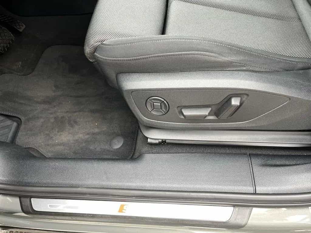 Audi Q3 Sportback 35 TDI S line Matrix AHK Sonos ACC 05/2023-photo-21