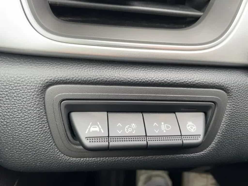 Renault Captur II 1.3 TCe 140 GPF Techno CAM*LED*NAVI*LM 04/2023-photo-17