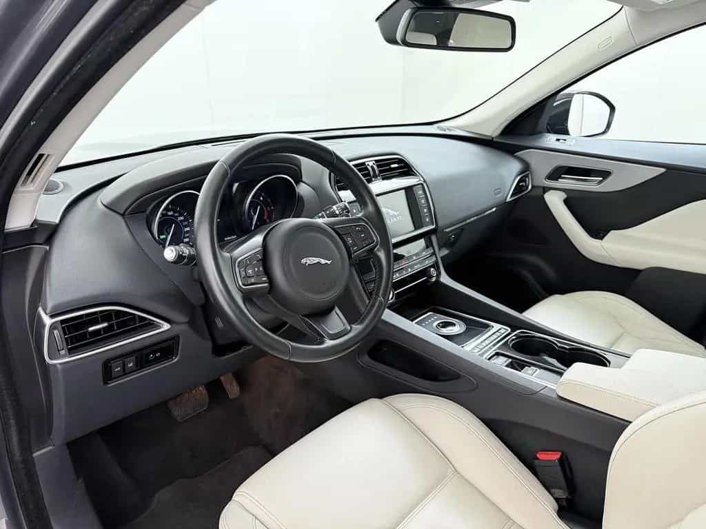 Jaguar F-Pace 2.0 Pure AWD 20d navi | kamera | AHK | 01/2017-photo-11