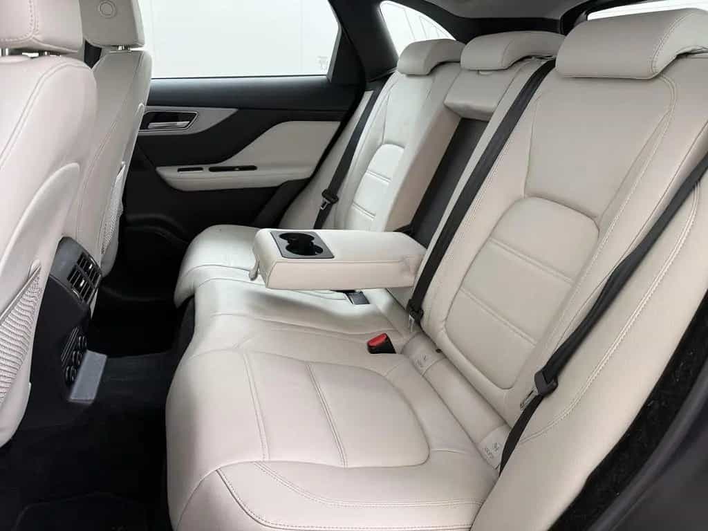 Jaguar F-Pace 2.0 Pure AWD 20d navi | kamera | AHK | 01/2017-photo-15