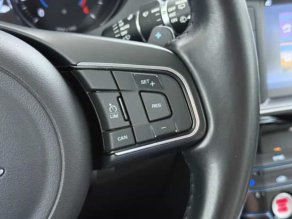 Jaguar F-Pace 2.0 Pure AWD 20d navi | kamera | AHK | 01/2017-photo-23