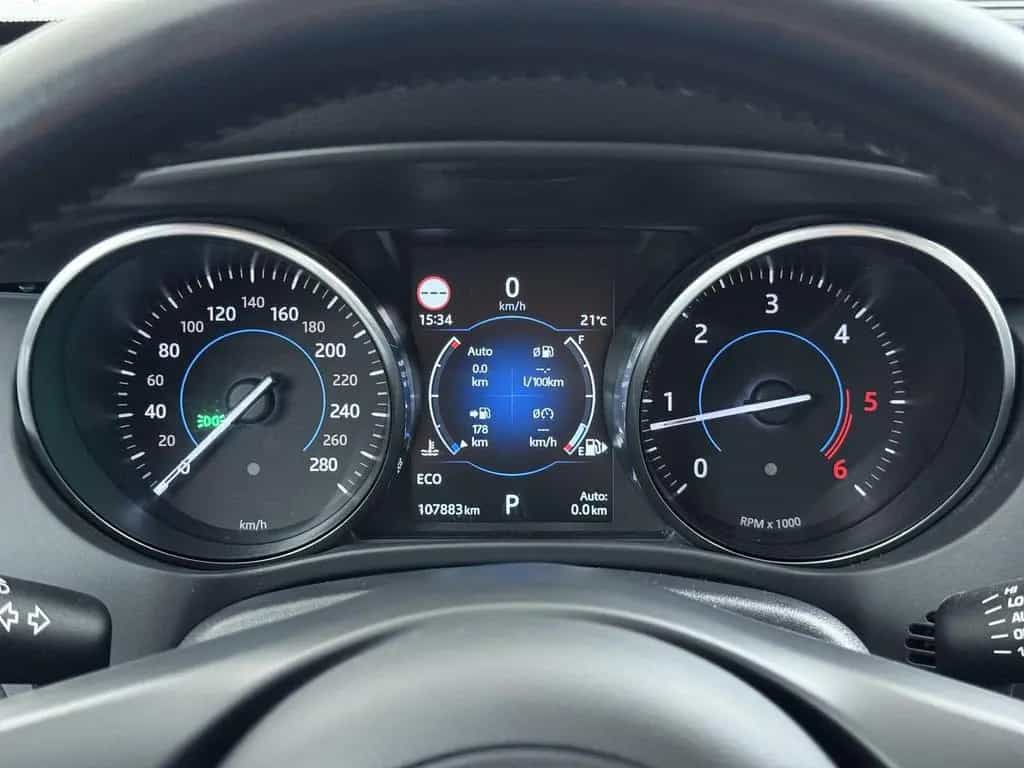 Jaguar F-Pace 2.0 Pure AWD 20d navi | kamera | AHK | 01/2017-photo-24