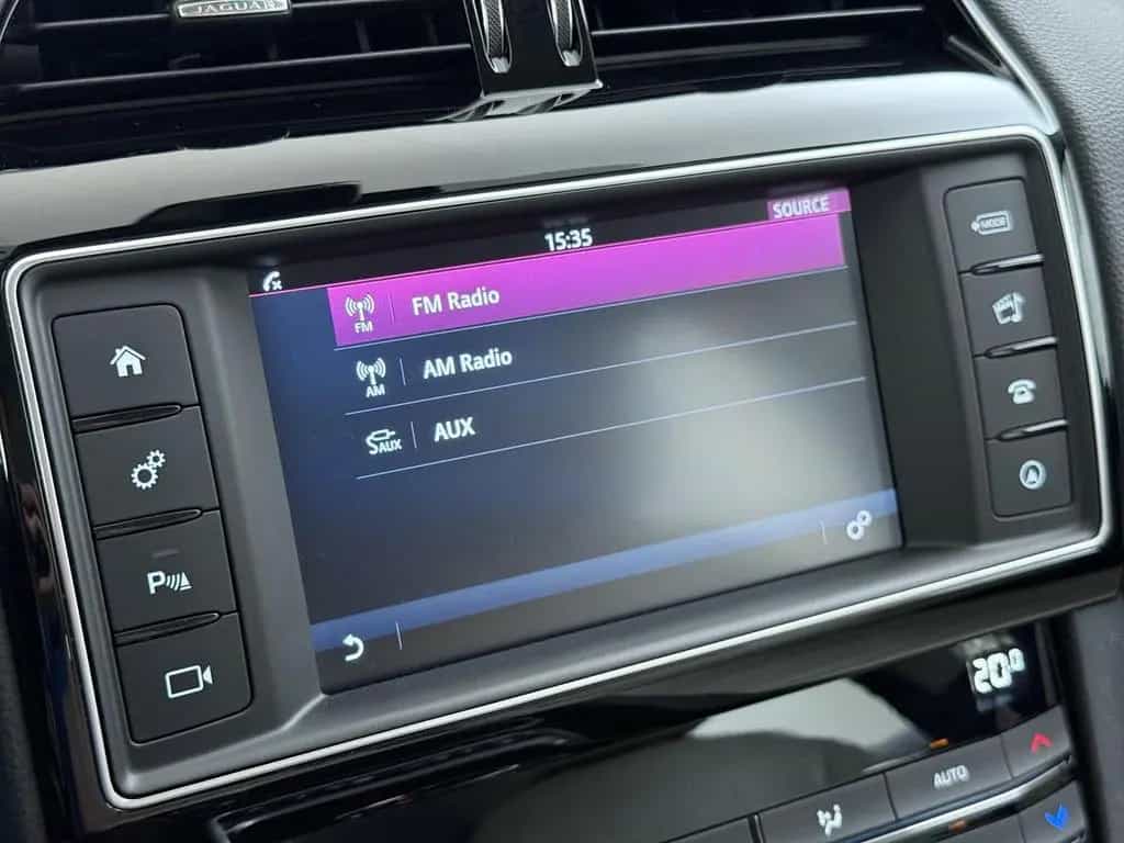 Jaguar F-Pace 2.0 Pure AWD 20d navi | kamera | AHK | 01/2017-photo-28