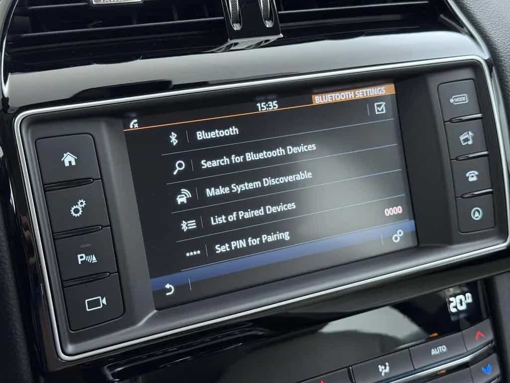 Jaguar F-Pace 2.0 Pure AWD 20d navi | kamera | AHK | 01/2017-photo-29