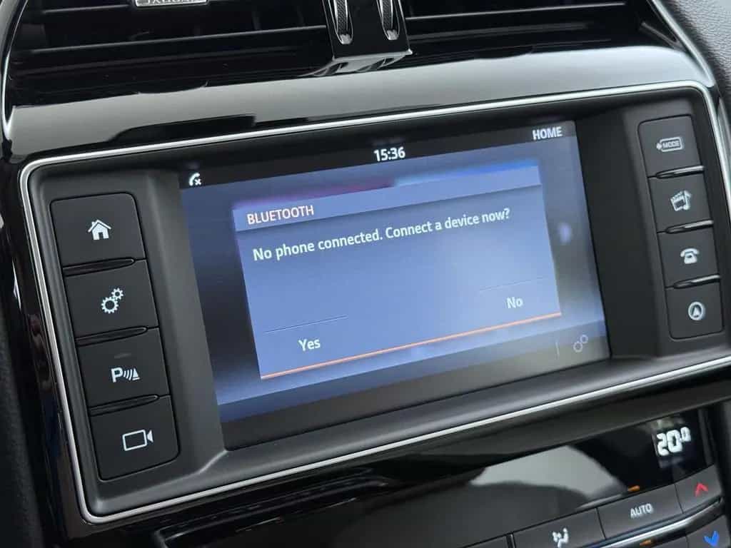 Jaguar F-Pace 2.0 Pure AWD 20d navi | kamera | AHK | 01/2017-photo-30