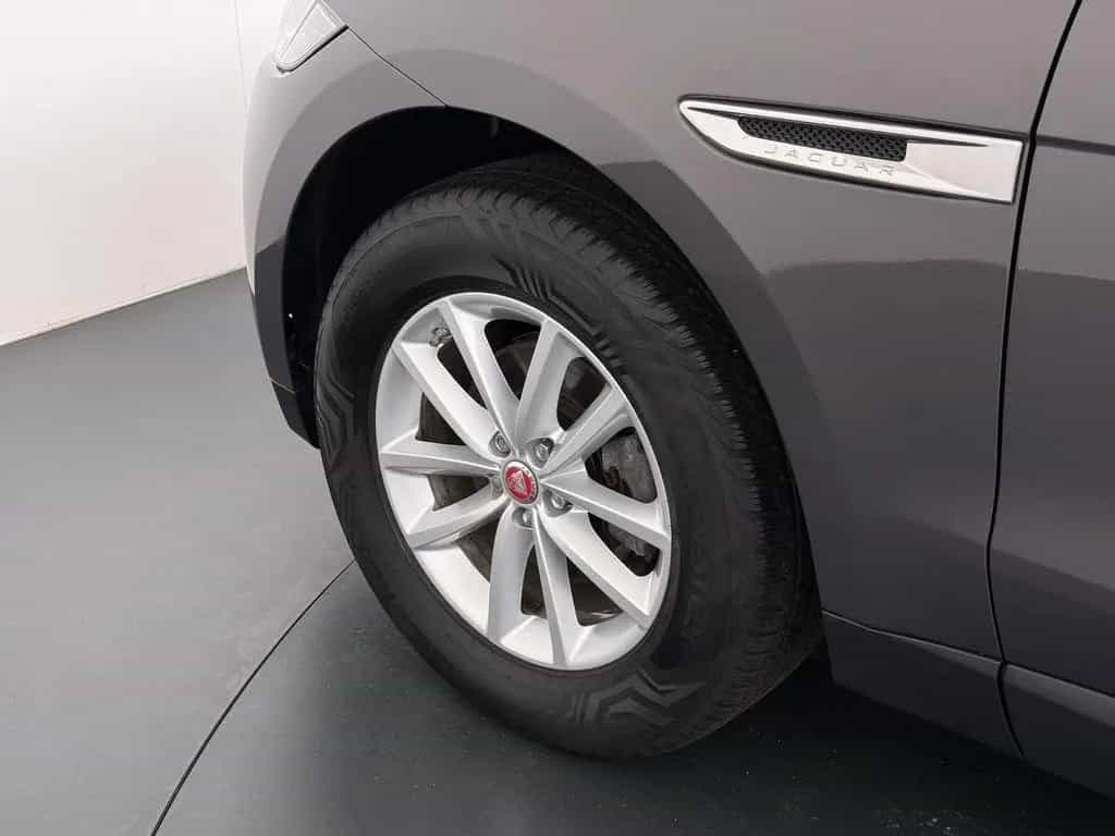Jaguar F-Pace 2.0 Pure AWD 20d navi | kamera | AHK | 01/2017-photo-7