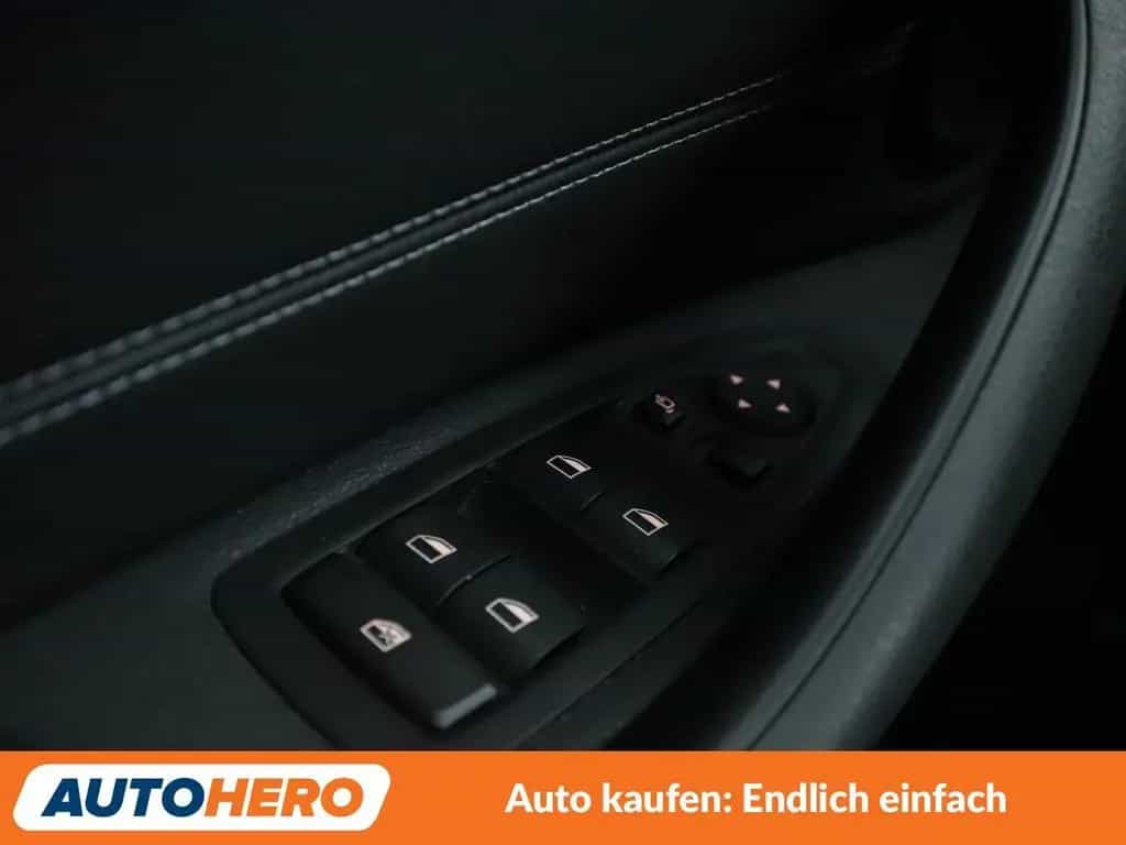 BMW X1 xDrive 20d xLine Aut.*PANO*ACC*LED*NAVI*PDC* 07/2021-photo-24