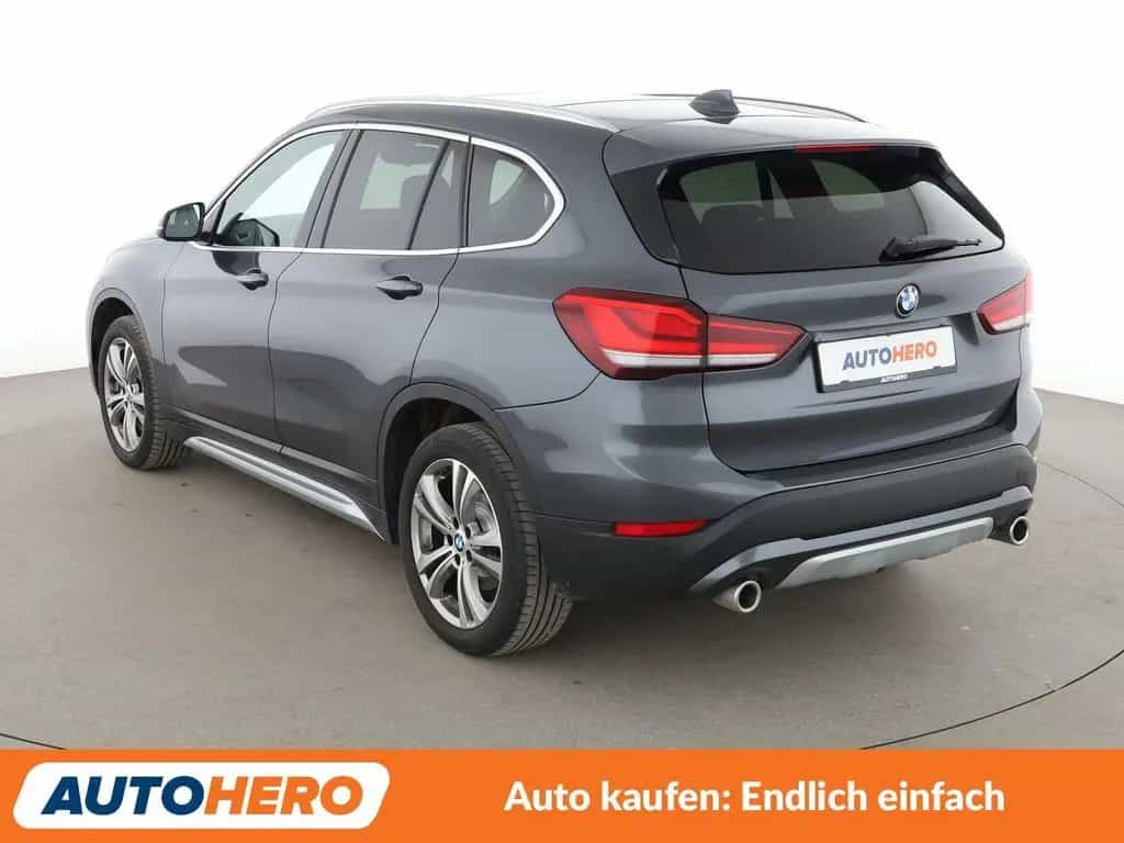 BMW X1 xDrive 20d xLine Aut.*PANO*ACC*LED*NAVI*PDC* 07/2021-photo-3
