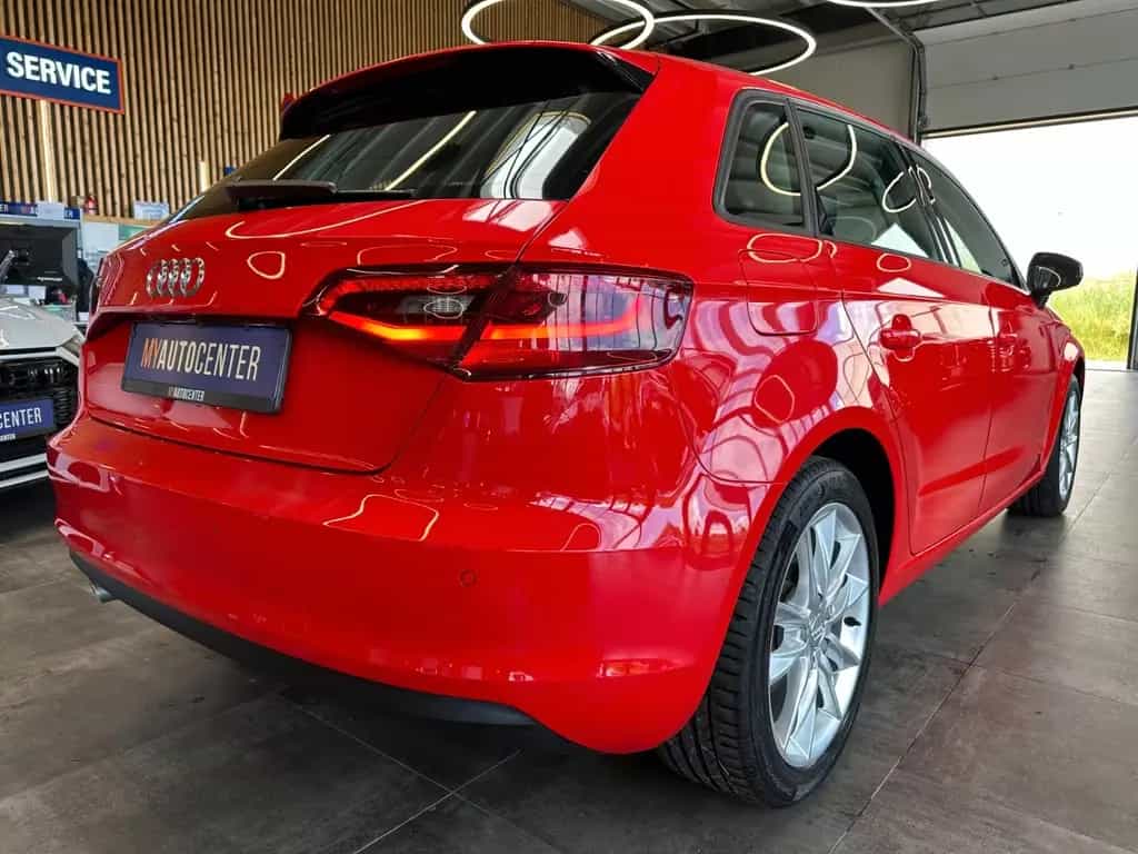 Audi A3 *Sportback*Tempo*Navi*AHK*Xenon*2-Zonen* 05/2015-photo-1