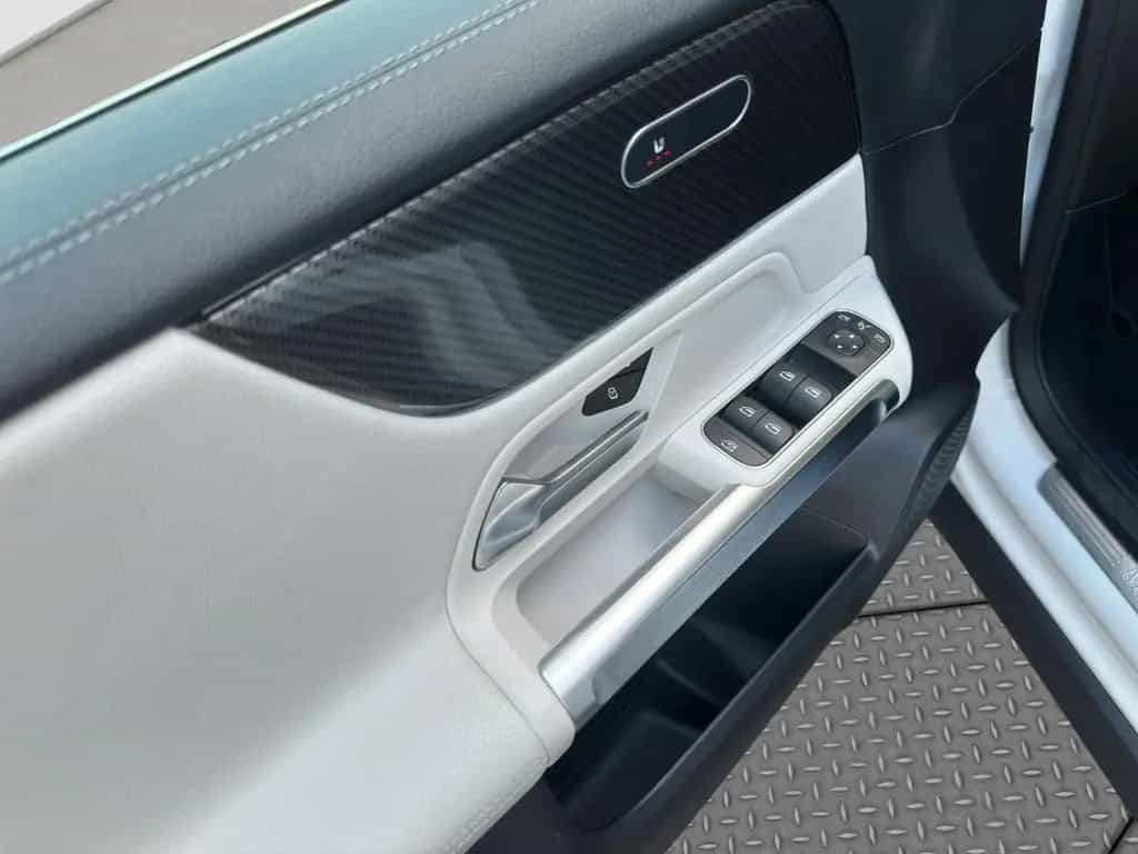 Mercedes-Benz GLB 250 AMG LED CARPLAY PANO KAMERA 7-SITZER SHZ 04/2021-photo-19