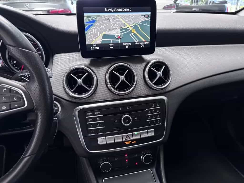 Mercedes-Benz CLA 200 Shooting Brake AUTOMAT+PANO+NAV+LED+DIST 09/2016-photo-12