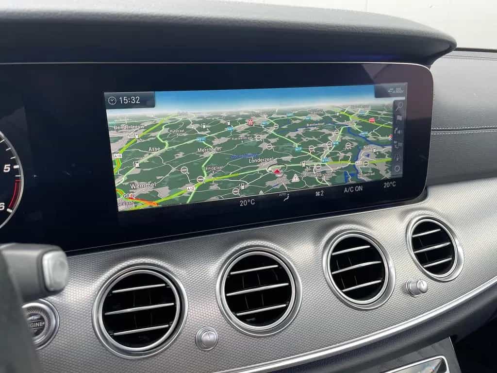 Mercedes-Benz E 400 D 4M AMG V6 360° ACC BURMESTER HEAT PANO T 10/2018-photo-17