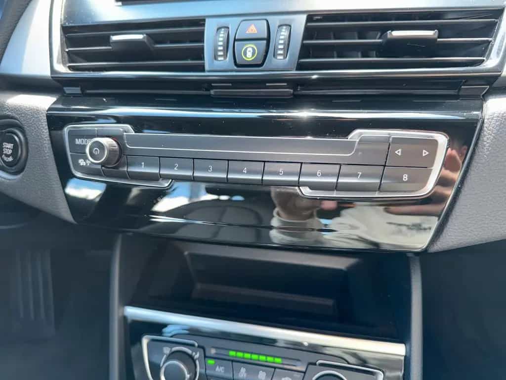BMW 218 SPORT LINE-AHK-PDC-SHZ-UNFALLFREI--SCHECKHEFGEPF 04/2018-photo-27