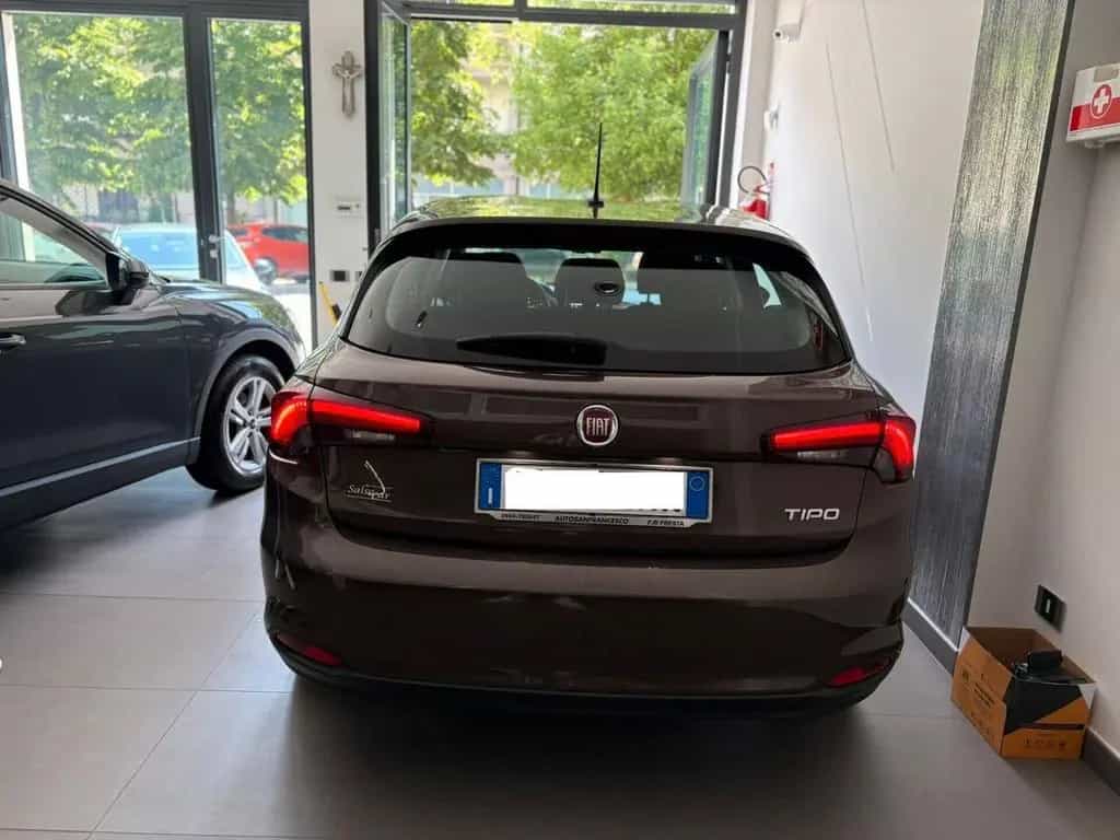 Fiat Tipo 1.6 5 porte Lounge 130cv - 2021 05/2021-photo-2