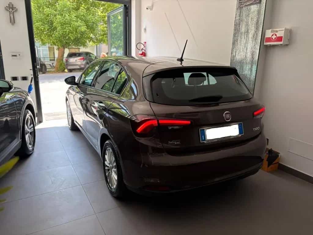 Fiat Tipo 1.6 5 porte Lounge 130cv - 2021 05/2021-photo-3