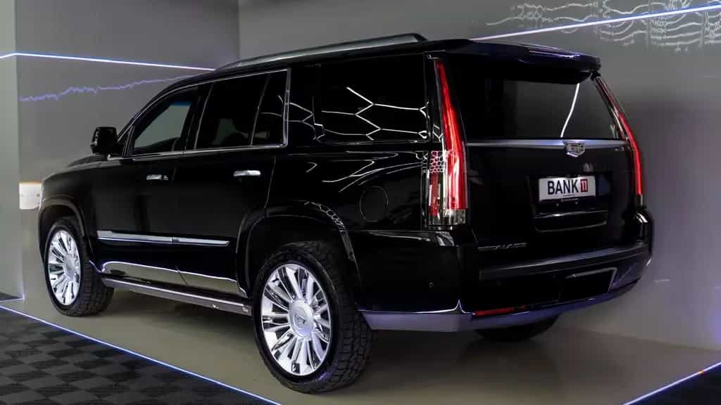 Cadillac Escalade 6.2 V8 PLATINUM 7SEAT/BOSE/360/HUD/3xTV 08/2018-photo-1