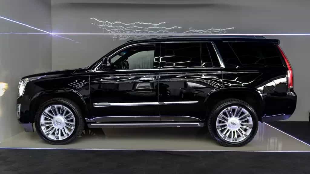 Cadillac Escalade 6.2 V8 PLATINUM 7SEAT/BOSE/360/HUD/3xTV 08/2018-photo-2