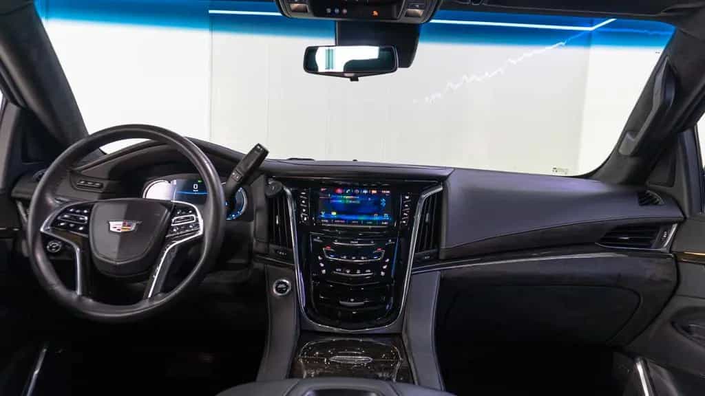 Cadillac Escalade 6.2 V8 PLATINUM 7SEAT/BOSE/360/HUD/3xTV 08/2018-photo-24