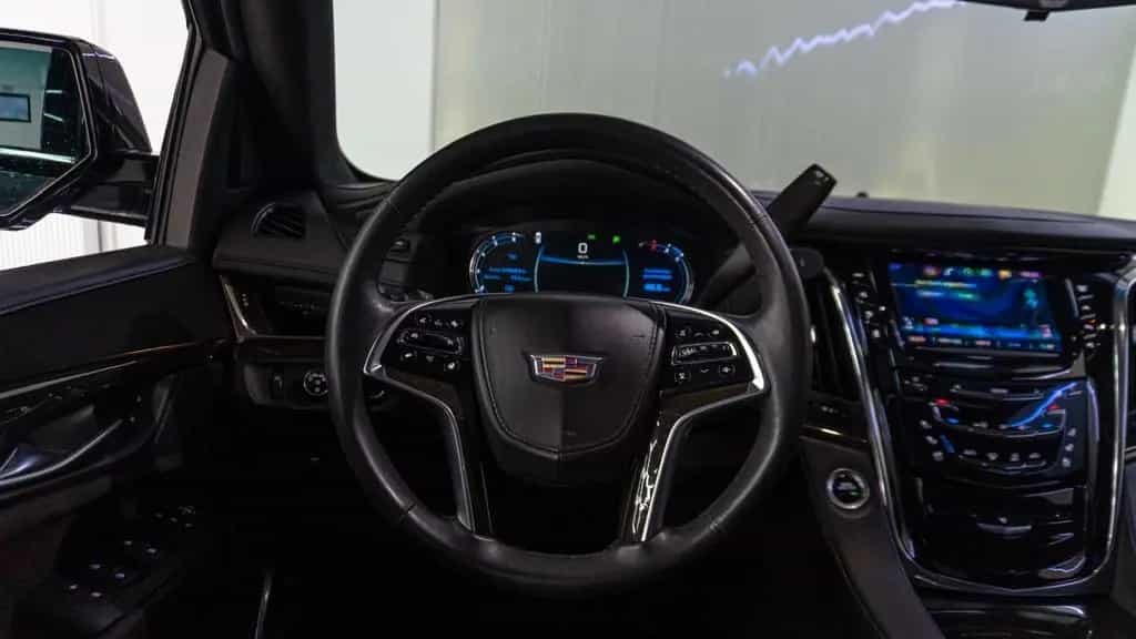 Cadillac Escalade 6.2 V8 PLATINUM 7SEAT/BOSE/360/HUD/3xTV 08/2018-photo-25