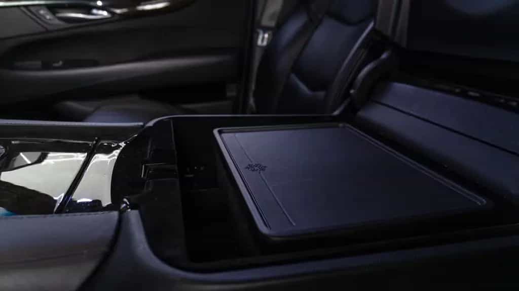 Cadillac Escalade 6.2 V8 PLATINUM 7SEAT/BOSE/360/HUD/3xTV 08/2018-photo-30