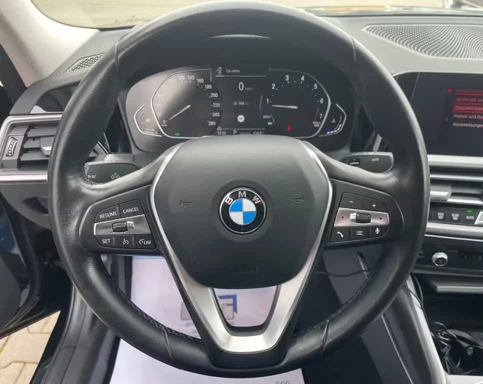 BMW 318 i Limousine Advantage Heckspoiler M-Felgen 09/2021-photo-13