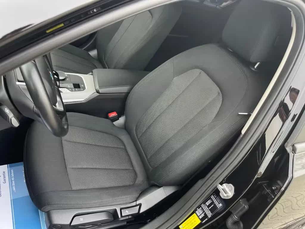 BMW 318 i Limousine Advantage Heckspoiler M-Felgen 09/2021-photo-15