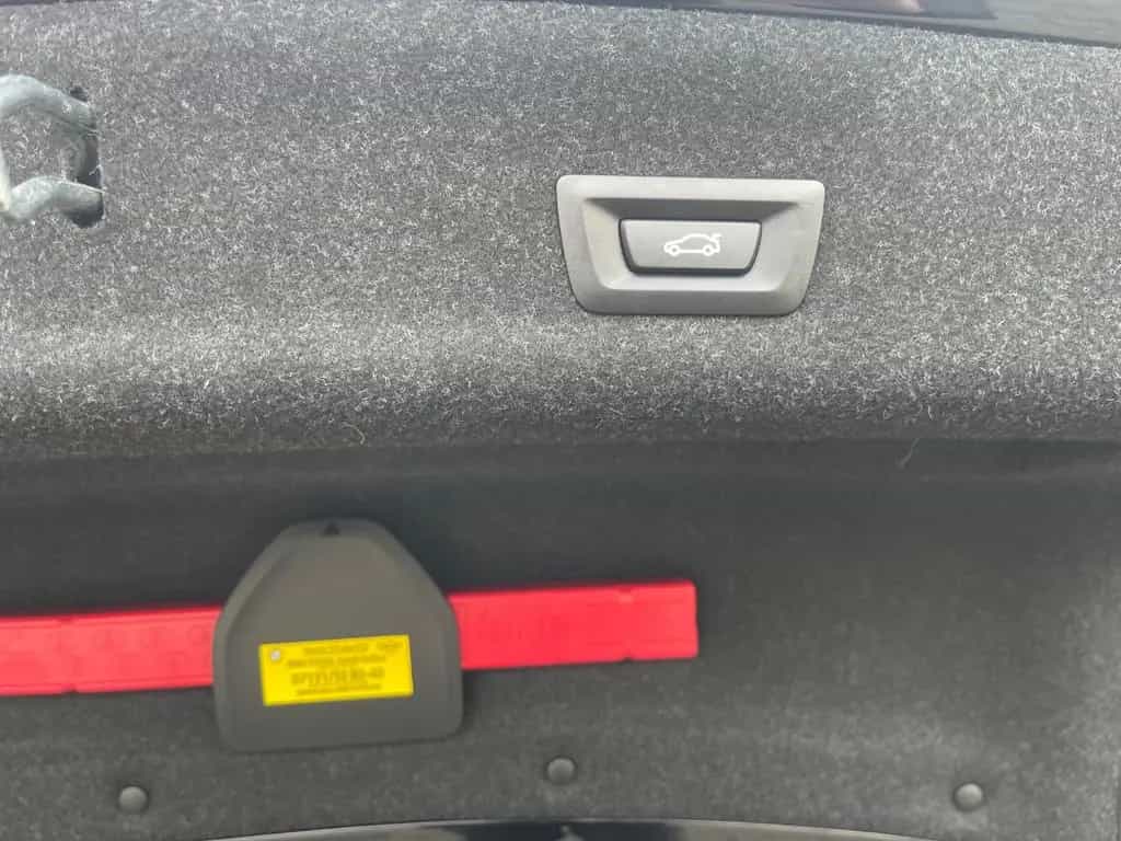 BMW 318 i Limousine Advantage Heckspoiler M-Felgen 09/2021-photo-22