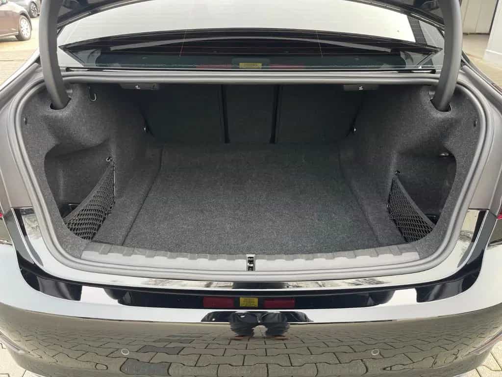 BMW 318 i Limousine Advantage Heckspoiler M-Felgen 09/2021-photo-23