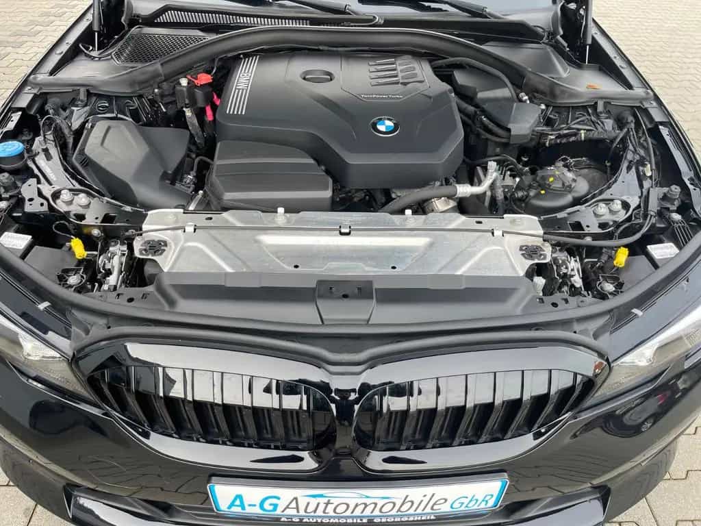 BMW 318 i Limousine Advantage Heckspoiler M-Felgen 09/2021-photo-25