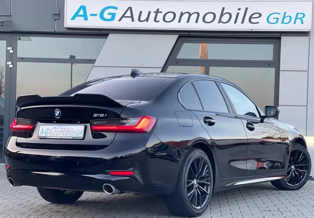BMW 318 i Limousine Advantage Heckspoiler M-Felgen 09/2021-photo-5
