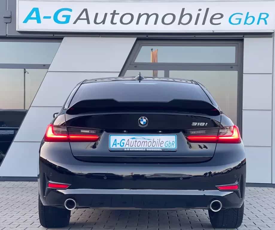 BMW 318 i Limousine Advantage Heckspoiler M-Felgen 09/2021-photo-6