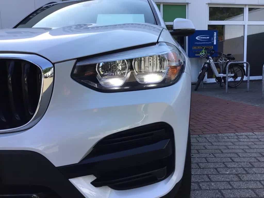 BMW X3 xDrive 20 d Advantage +LEDER +PANO +AHK +HUD 08/2019-photo-6