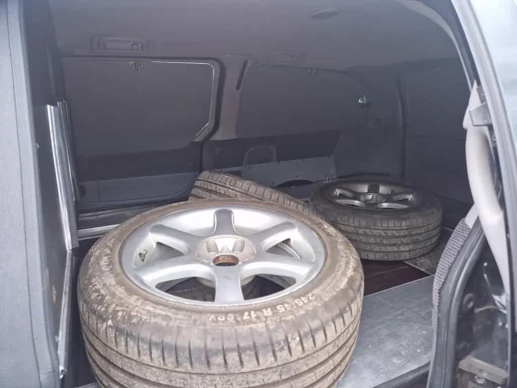 Chrysler Grand Voyager LX 3.3 V6 Leichenwagen 11/1996-photo-18