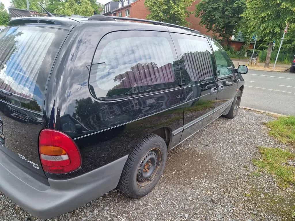 Chrysler Grand Voyager LX 3.3 V6 Leichenwagen 11/1996-photo-5