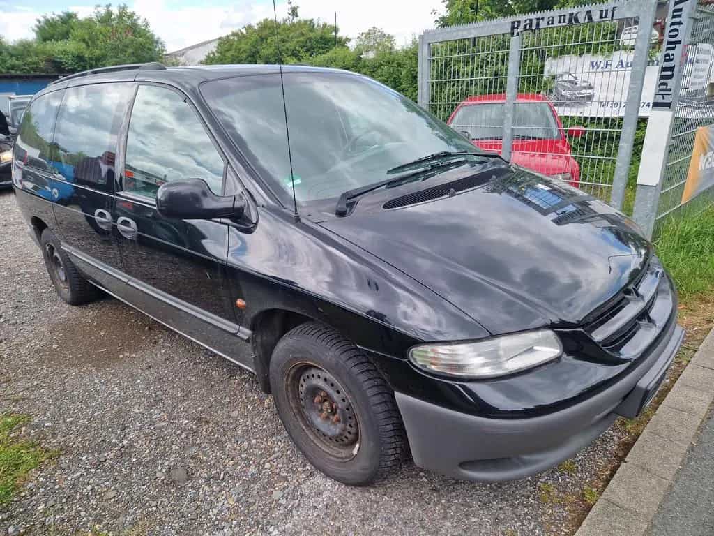 Chrysler Grand Voyager LX 3.3 V6 Leichenwagen 11/1996-photo-7