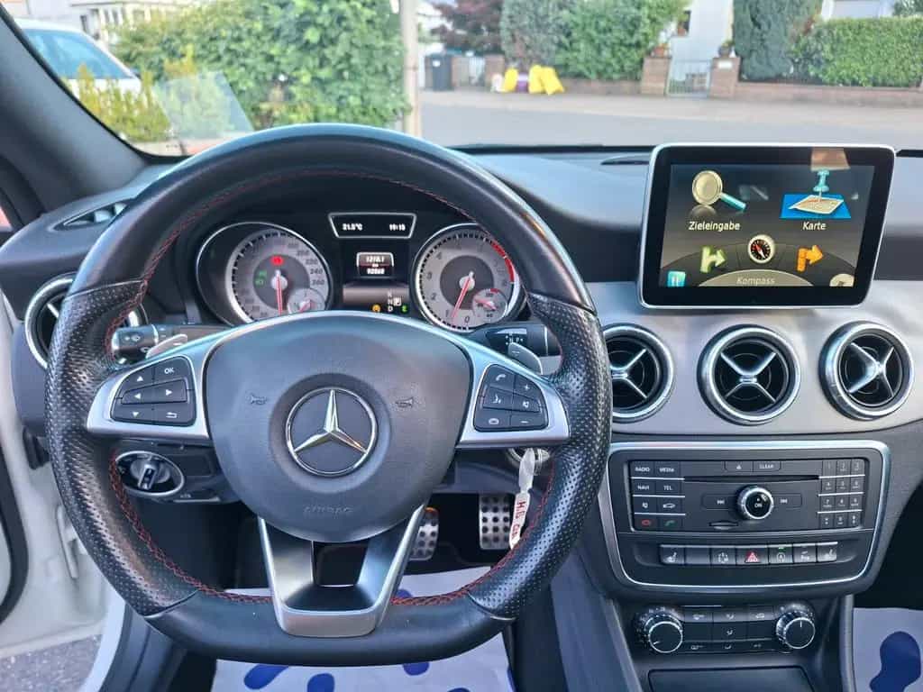 Mercedes-Benz CLA 180 AMG LINE 09/2015-photo-12