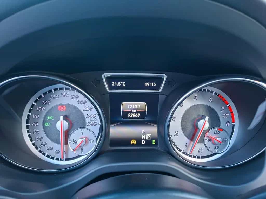 Mercedes-Benz CLA 180 AMG LINE 09/2015-photo-36
