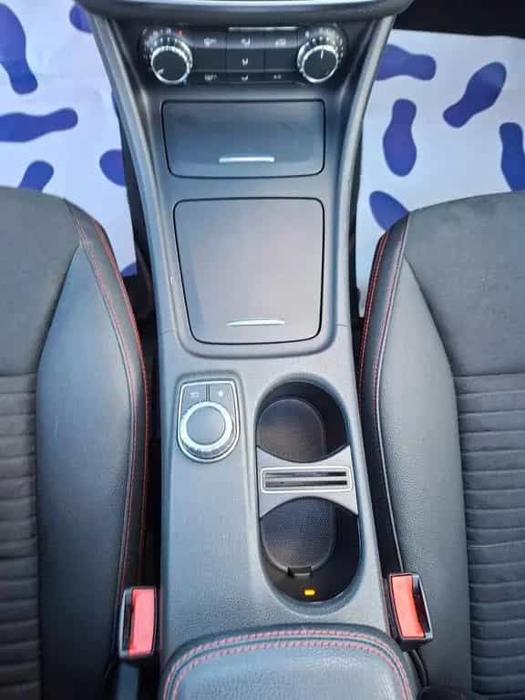 Mercedes-Benz CLA 180 AMG LINE 09/2015-photo-38