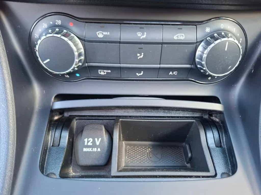 Mercedes-Benz CLA 180 AMG LINE 09/2015-photo-39