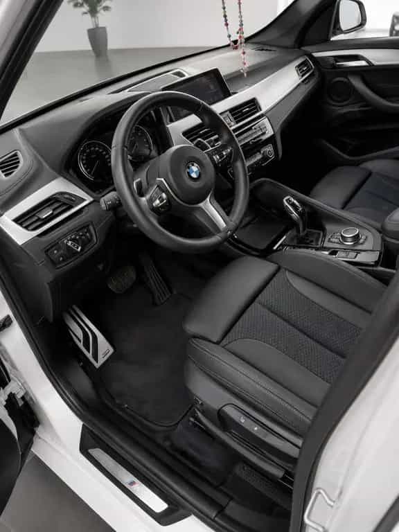 BMW X1 sDrive20i M Sport Steptronic DCT M Sport 09/2021-photo-4
